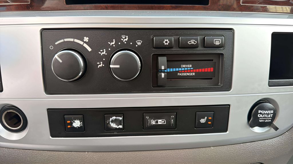 Photo 26 of this DODGE RAM 3500