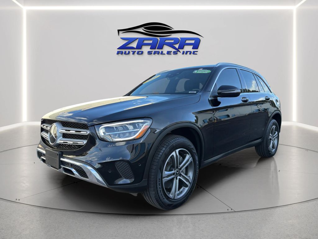 Photo 3 of this MERCEDES-BENZ GLC
