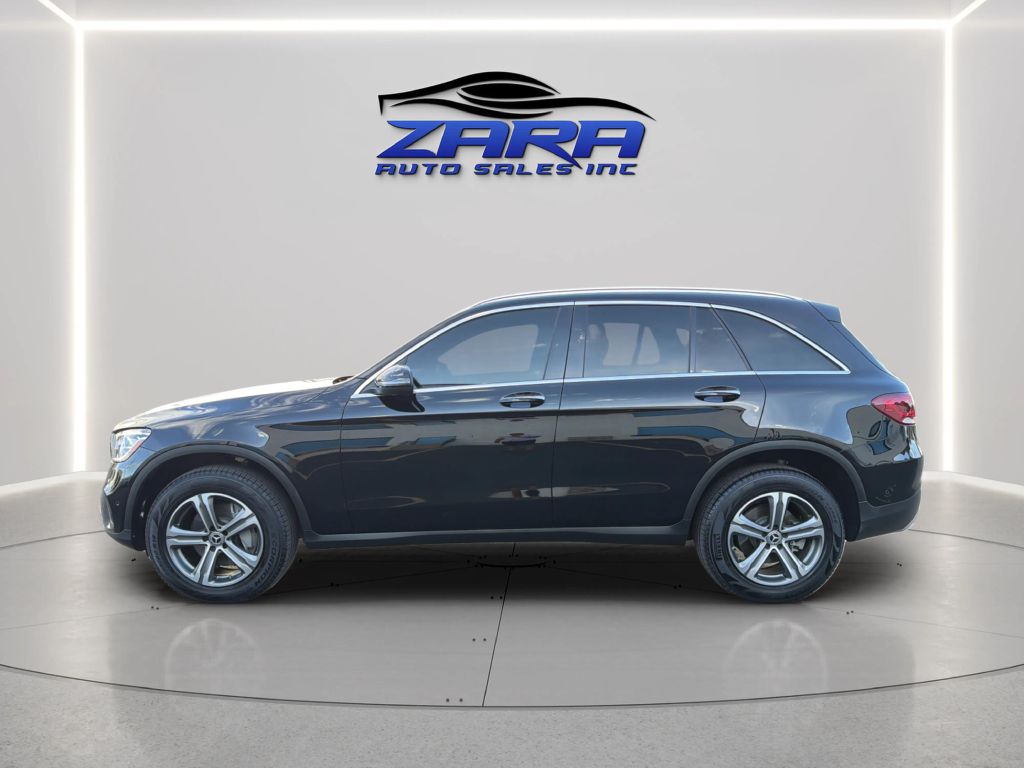 Photo 4 of this MERCEDES-BENZ GLC