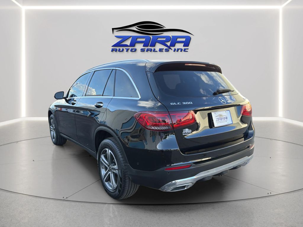 Photo 5 of this MERCEDES-BENZ GLC