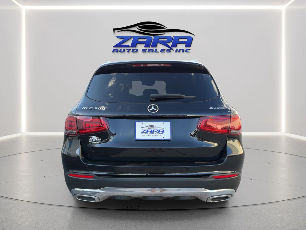 Photo 6 of this MERCEDES-BENZ GLC