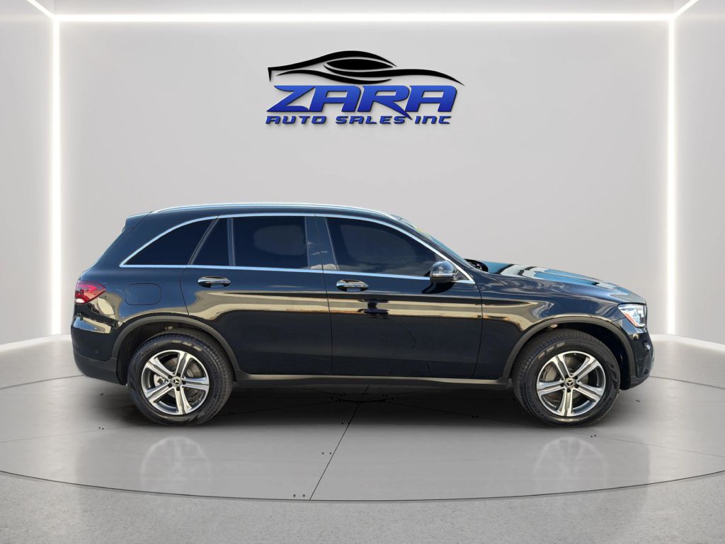 Photo 8 of this MERCEDES-BENZ GLC
