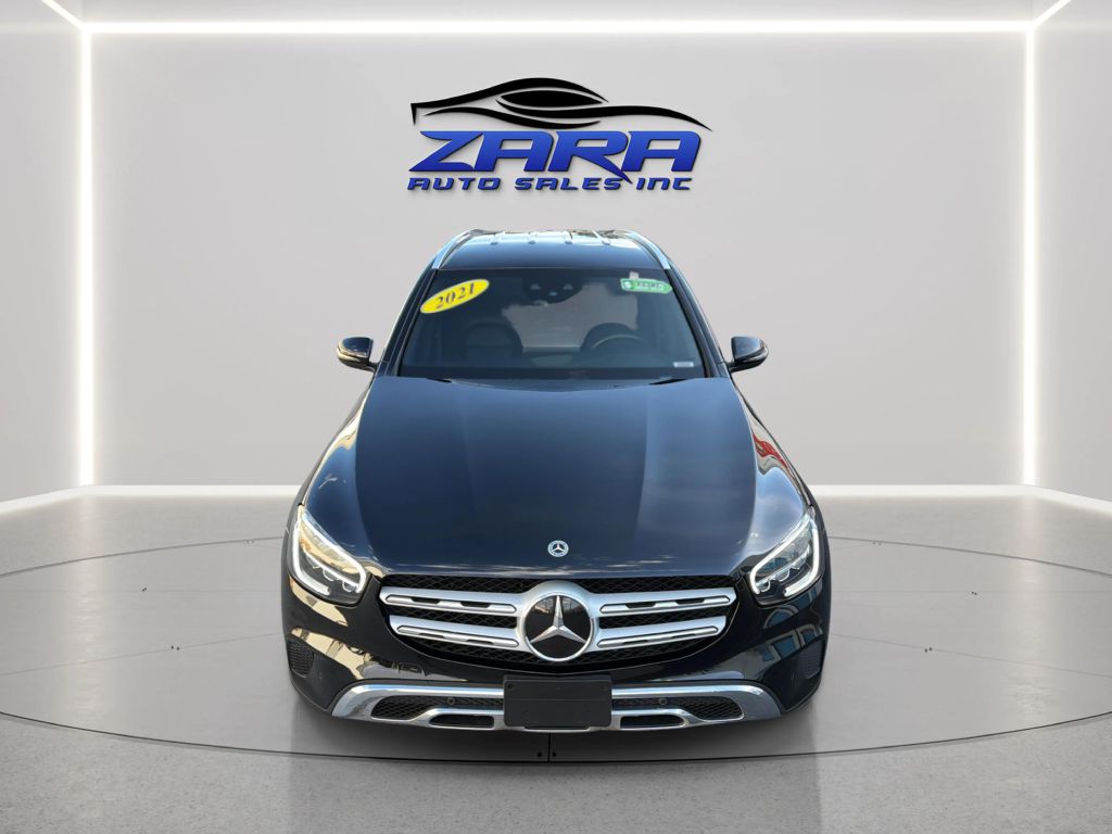 Photo 10 of this MERCEDES-BENZ GLC