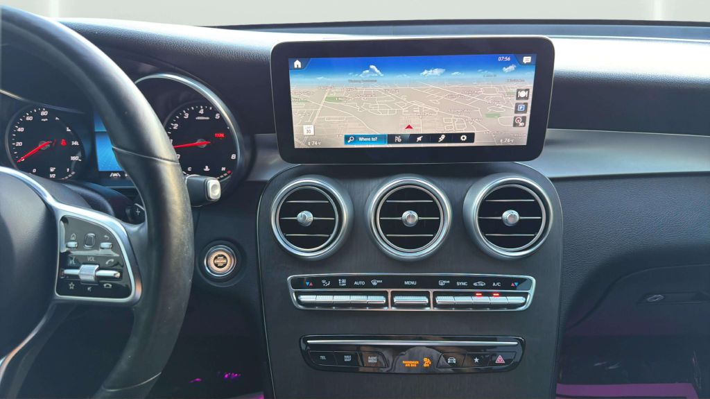 Photo 24 of this MERCEDES-BENZ GLC