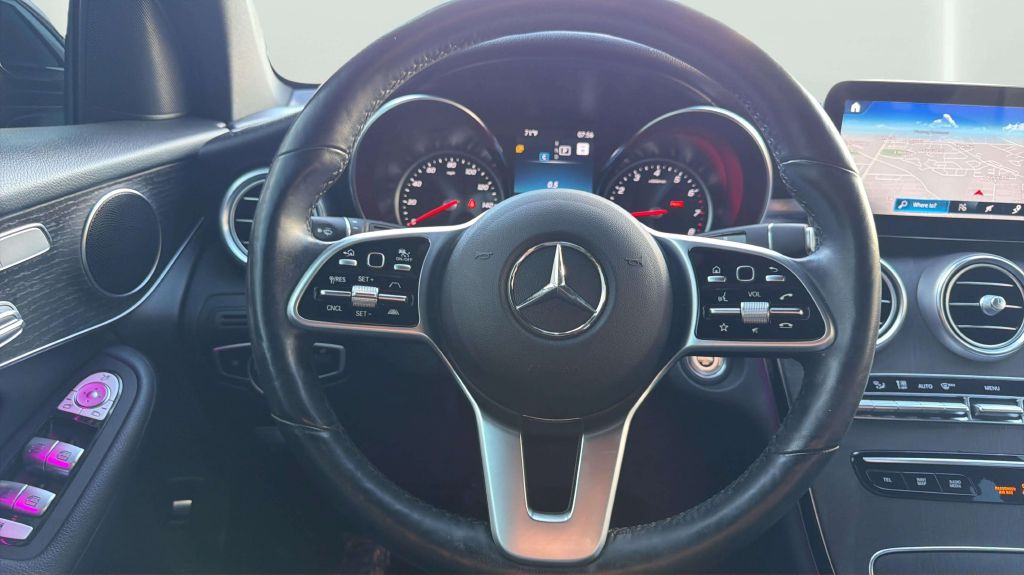 Photo 26 of this MERCEDES-BENZ GLC