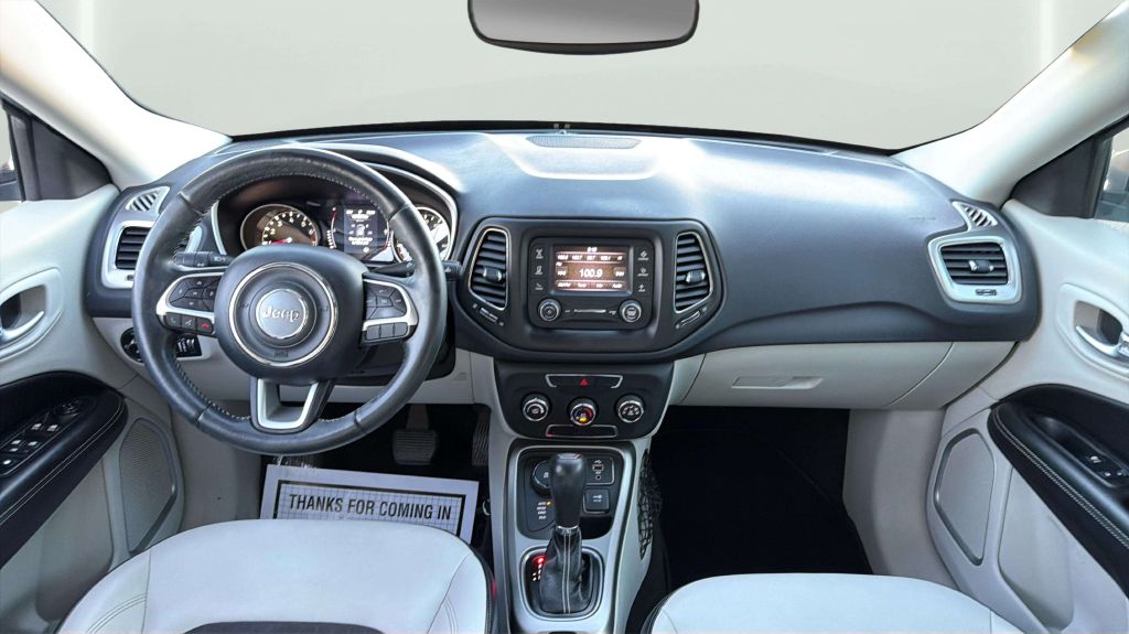 Photo 20 of this JEEP COMPASS