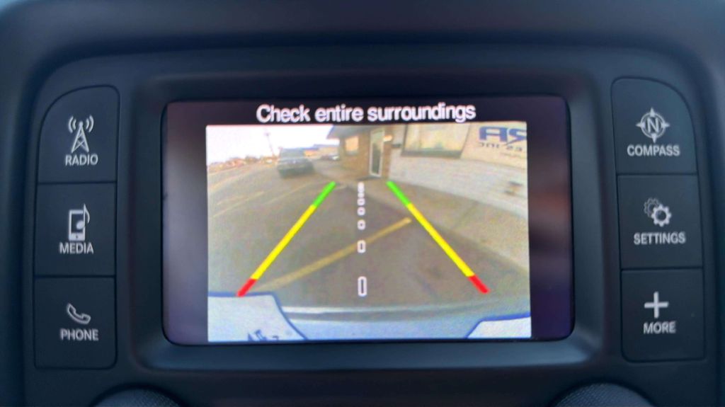 Photo 25 of this JEEP COMPASS
