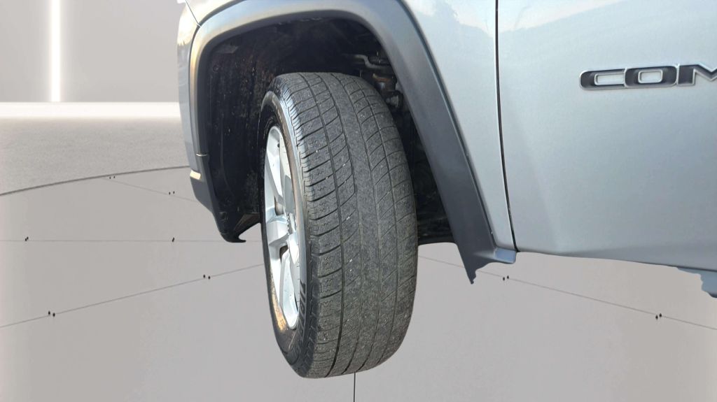 Photo 32 of this JEEP COMPASS