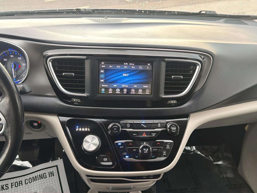 Photo 20 of this CHRYSLER PACIFICA