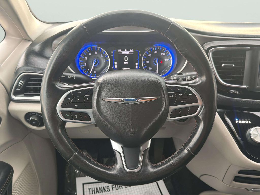 Photo 24 of this CHRYSLER PACIFICA