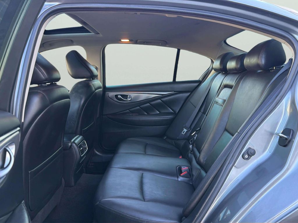 Photo 16 of this INFINITI Q50