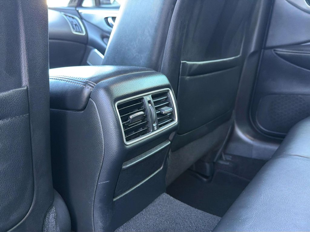 Photo 17 of this INFINITI Q50