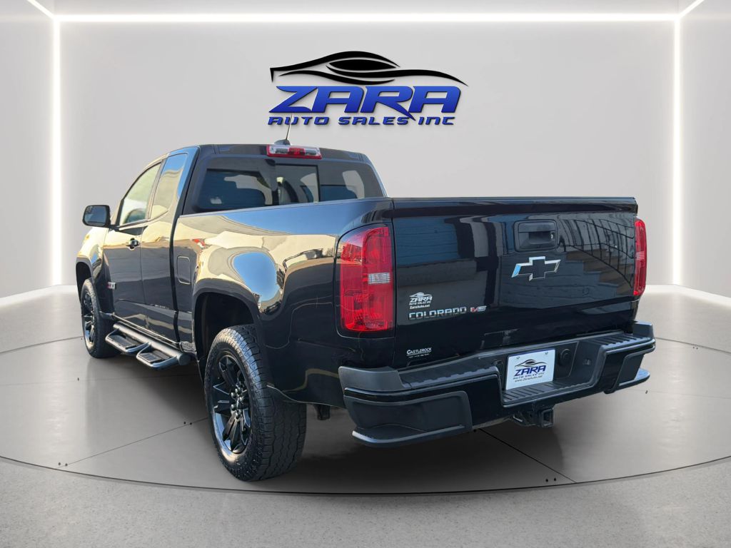 Photo 5 of this CHEVROLET COLORADO