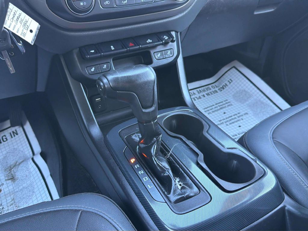 Photo 18 of this CHEVROLET COLORADO