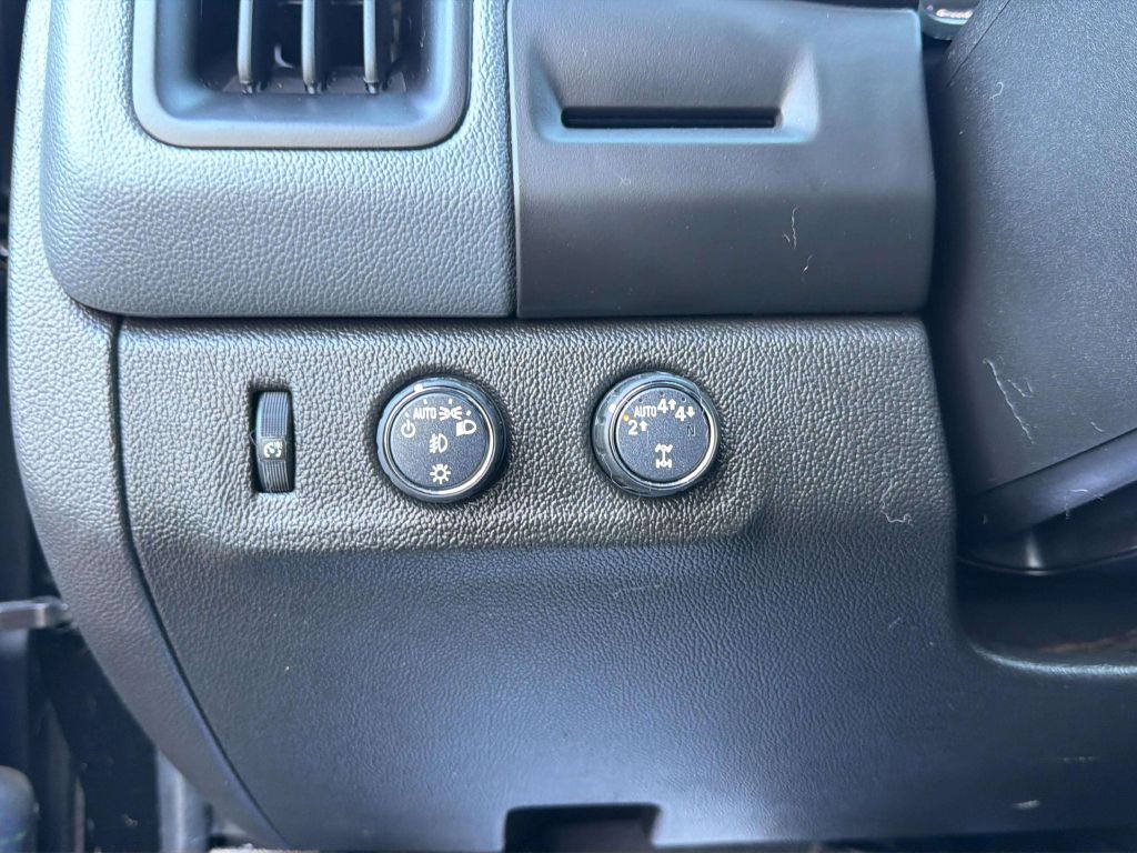 Photo 24 of this CHEVROLET COLORADO