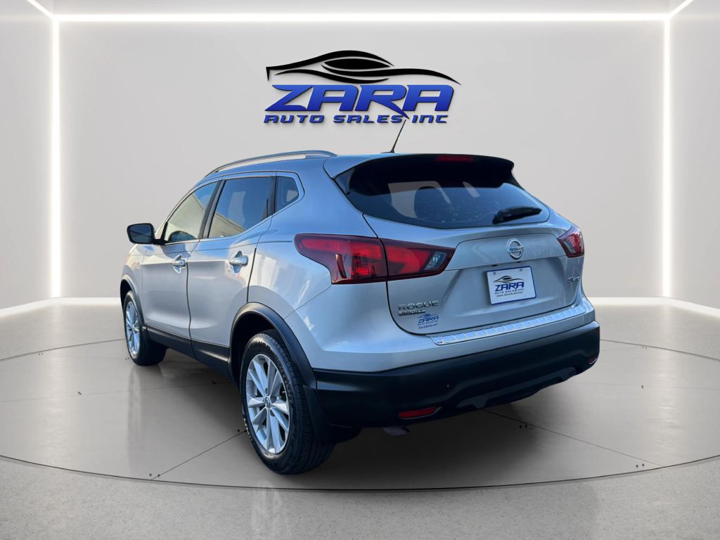 Photo 5 of this NISSAN ROGUE SPORT
