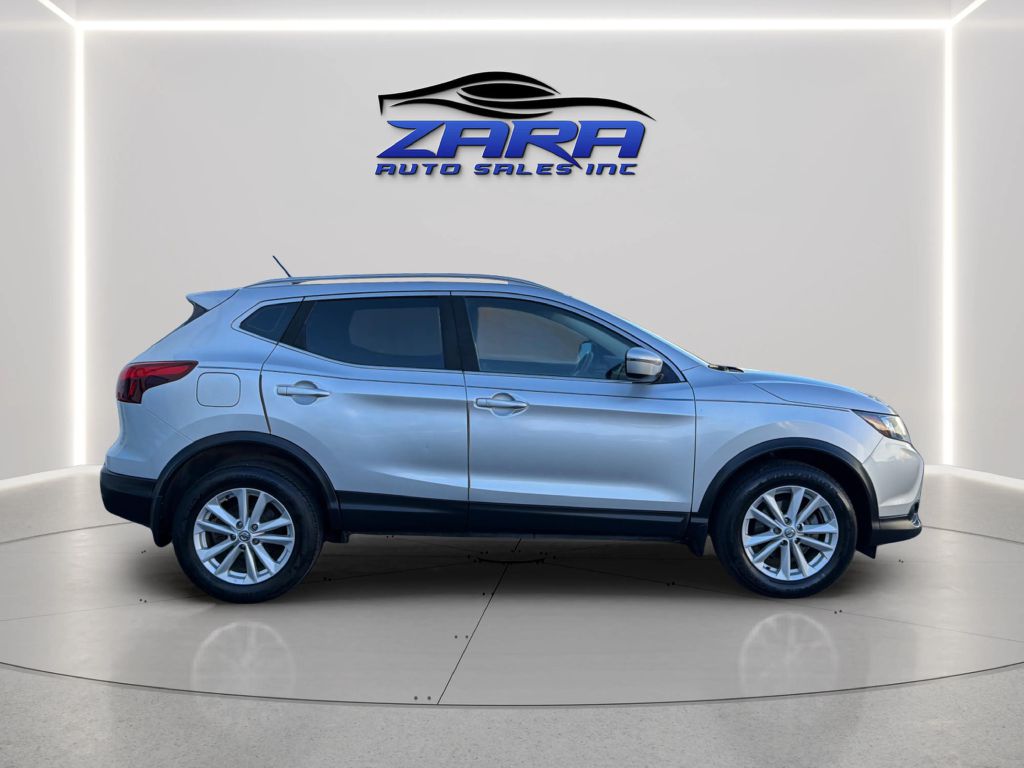 Photo 8 of this NISSAN ROGUE SPORT
