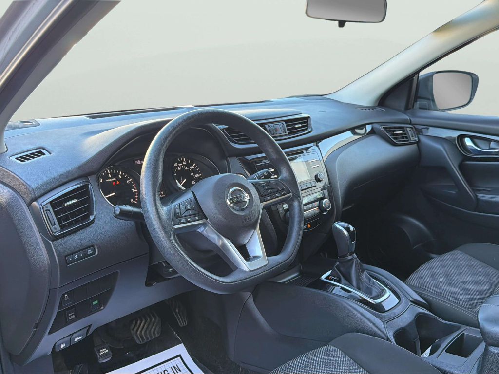 Photo 10 of this NISSAN ROGUE SPORT