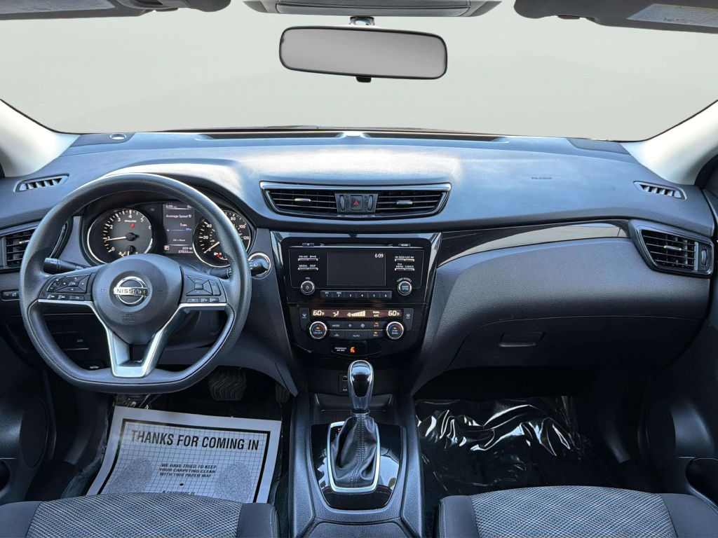 Photo 17 of this NISSAN ROGUE SPORT