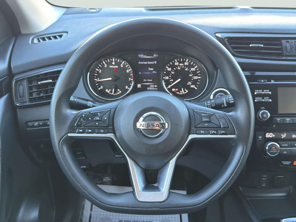 Photo 21 of this NISSAN ROGUE SPORT