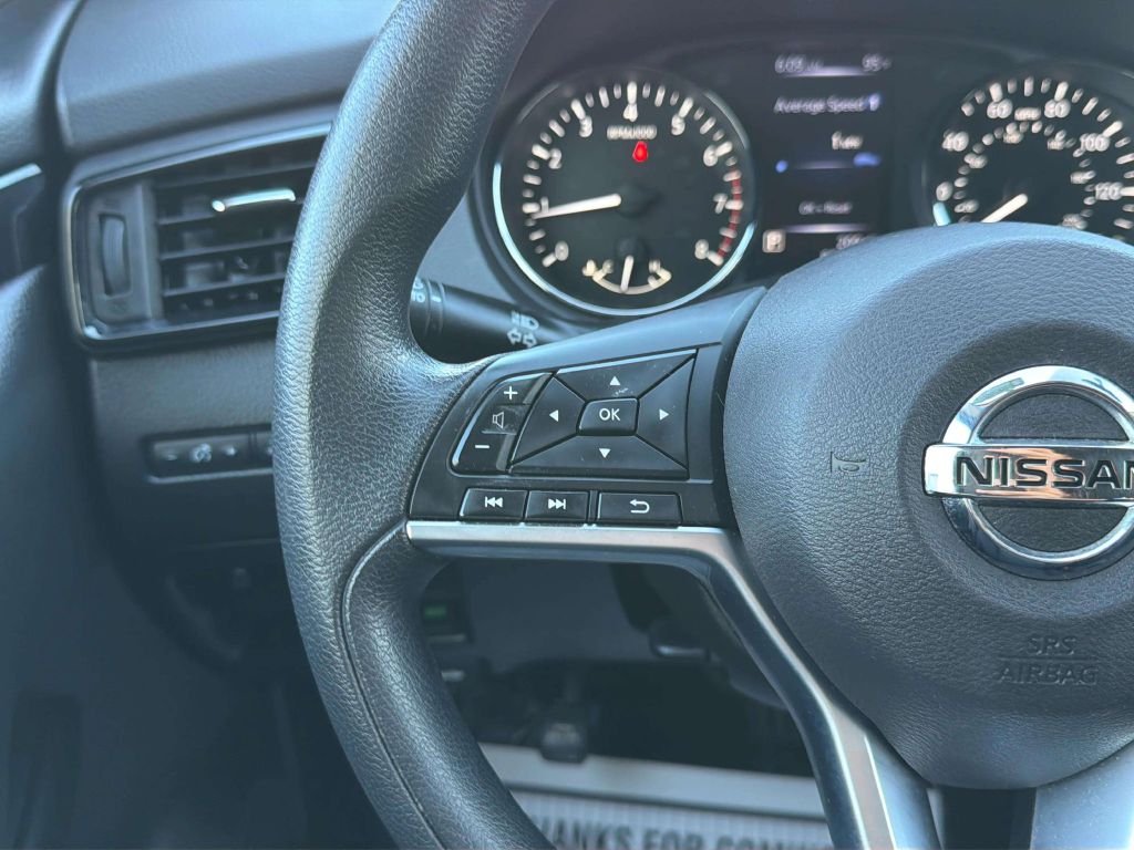 Photo 23 of this NISSAN ROGUE SPORT