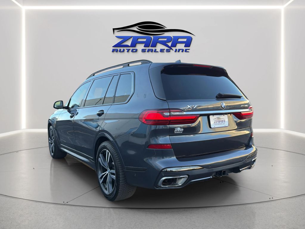 Photo 5 of this BMW X7