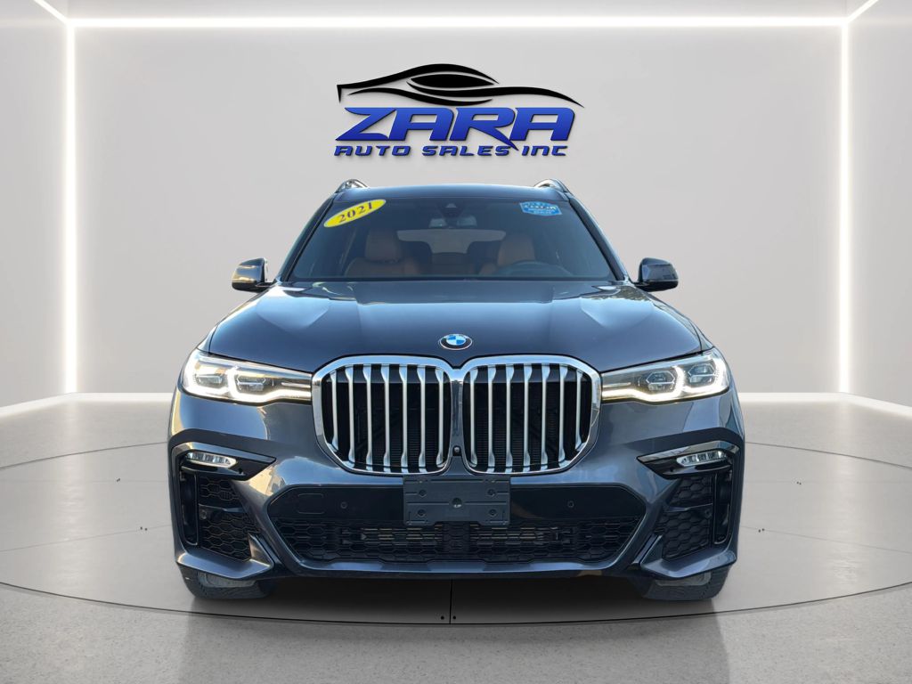 Photo 2 of this BMW X7