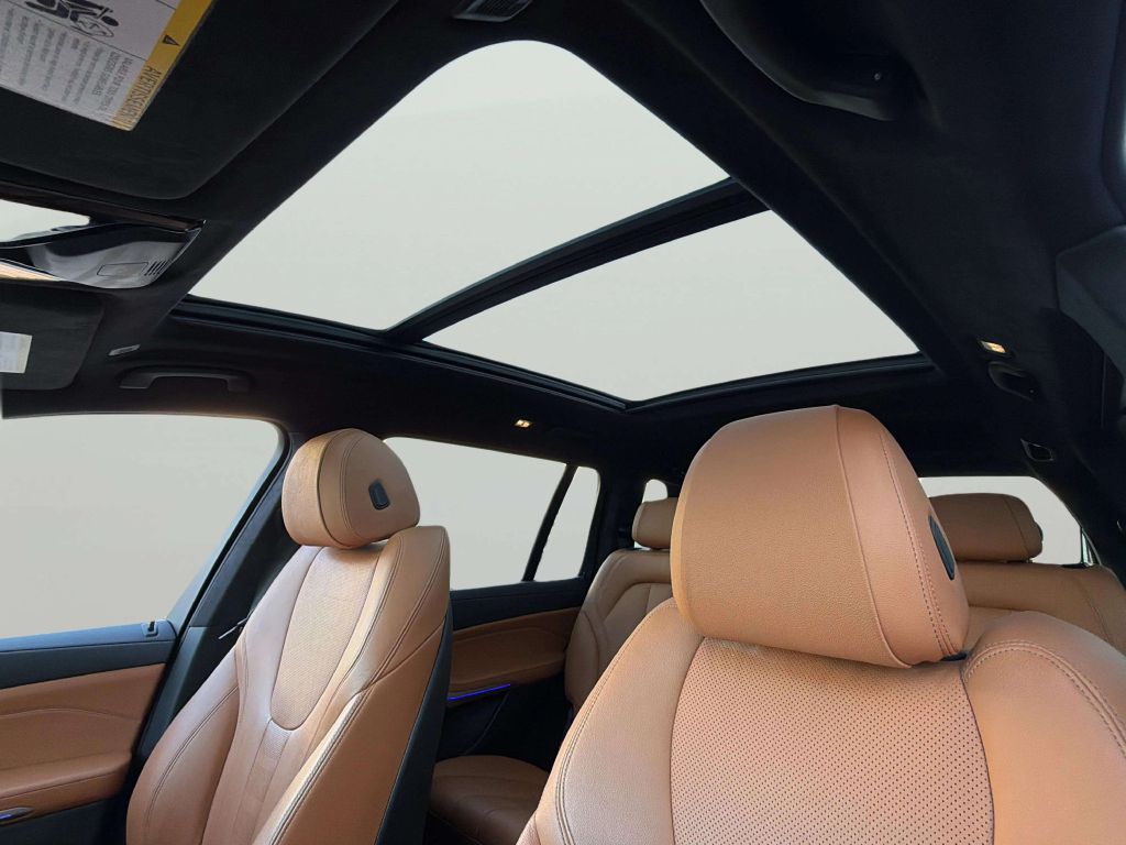 Photo 20 of this BMW X7