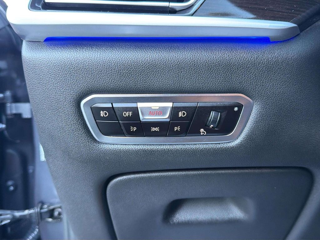 Photo 43 of this BMW X7