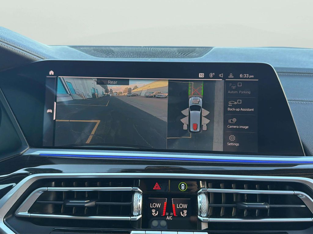 Photo 38 of this BMW X7
