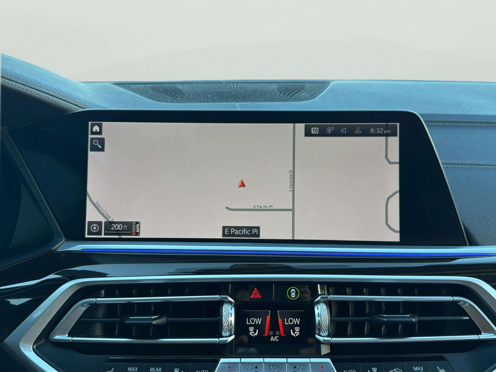 Photo 41 of this BMW X7
