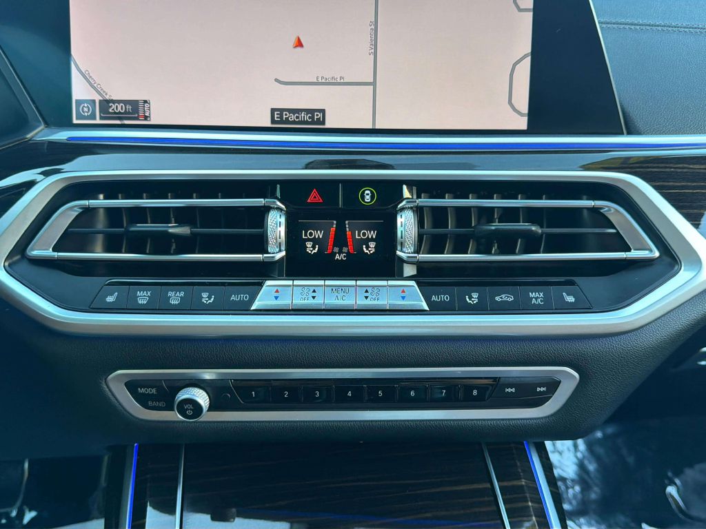 Photo 42 of this BMW X7