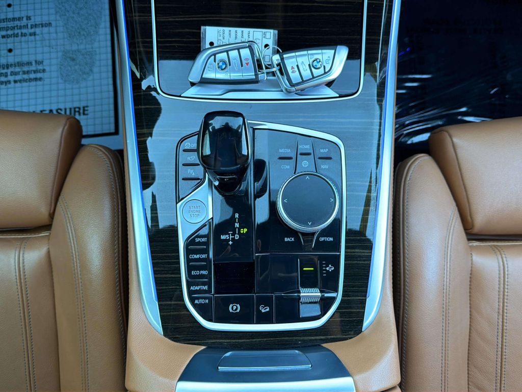Photo 30 of this BMW X7