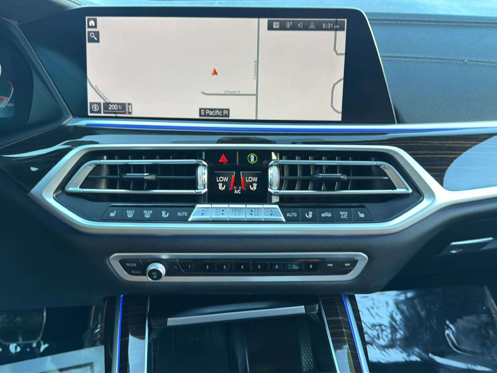 Photo 31 of this BMW X7