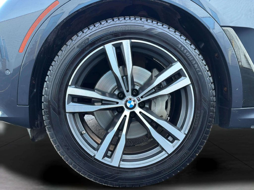 Photo 51 of this BMW X7