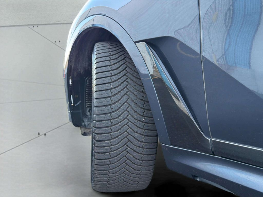 Photo 52 of this BMW X7