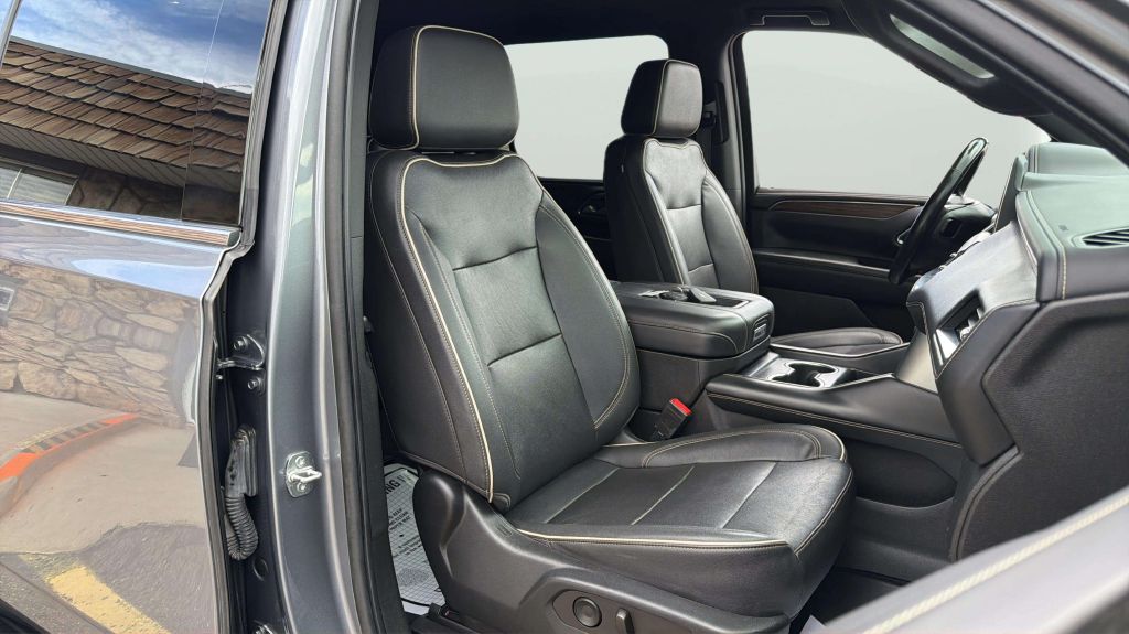 Photo 14 of this CHEVROLET SUBURBAN