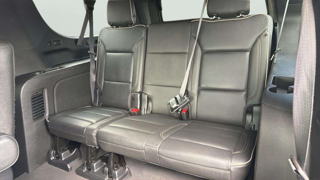 Photo 18 of this CHEVROLET SUBURBAN