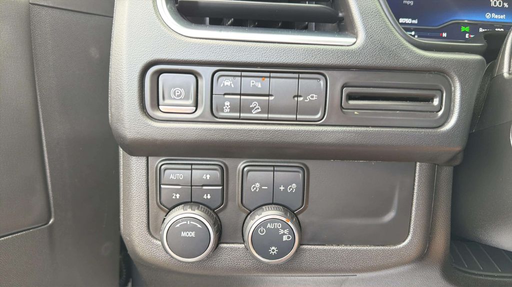 Photo 25 of this CHEVROLET SUBURBAN