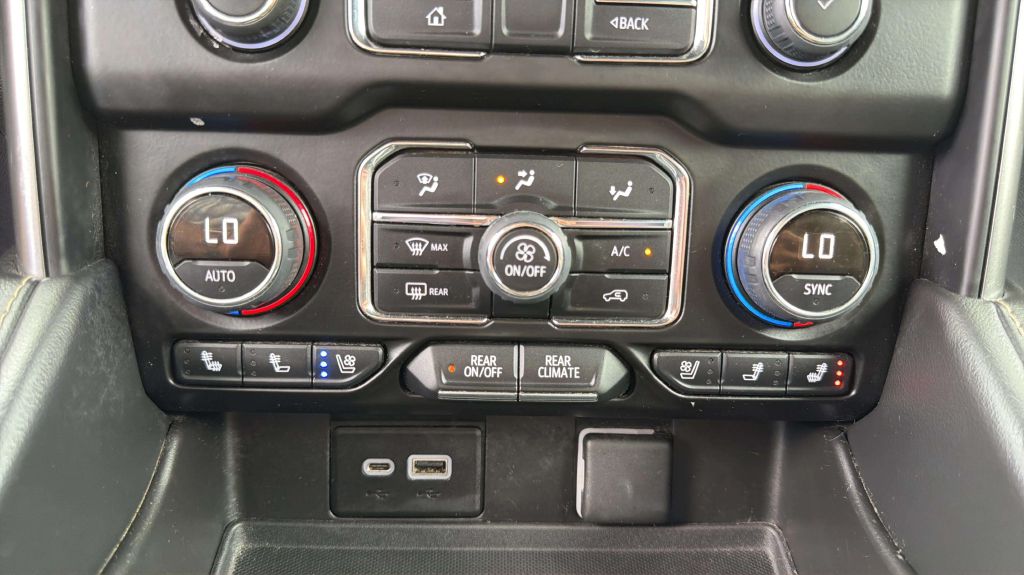 Photo 26 of this CHEVROLET SUBURBAN