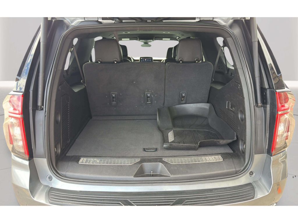 Photo 32 of this CHEVROLET SUBURBAN