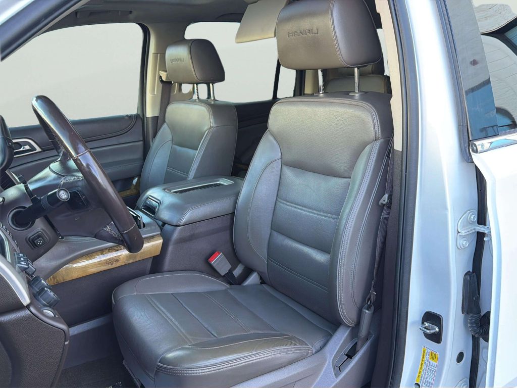 Photo 12 of this GMC YUKON XL