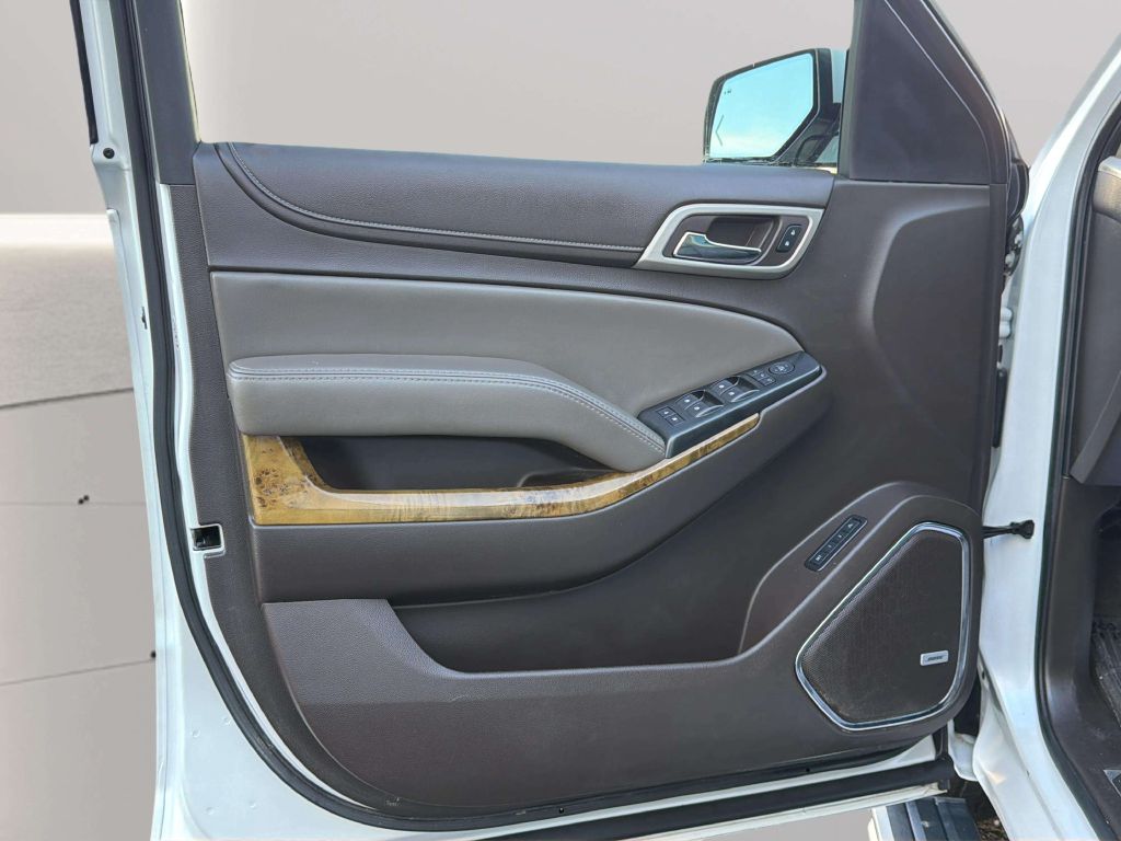 Photo 16 of this GMC YUKON XL