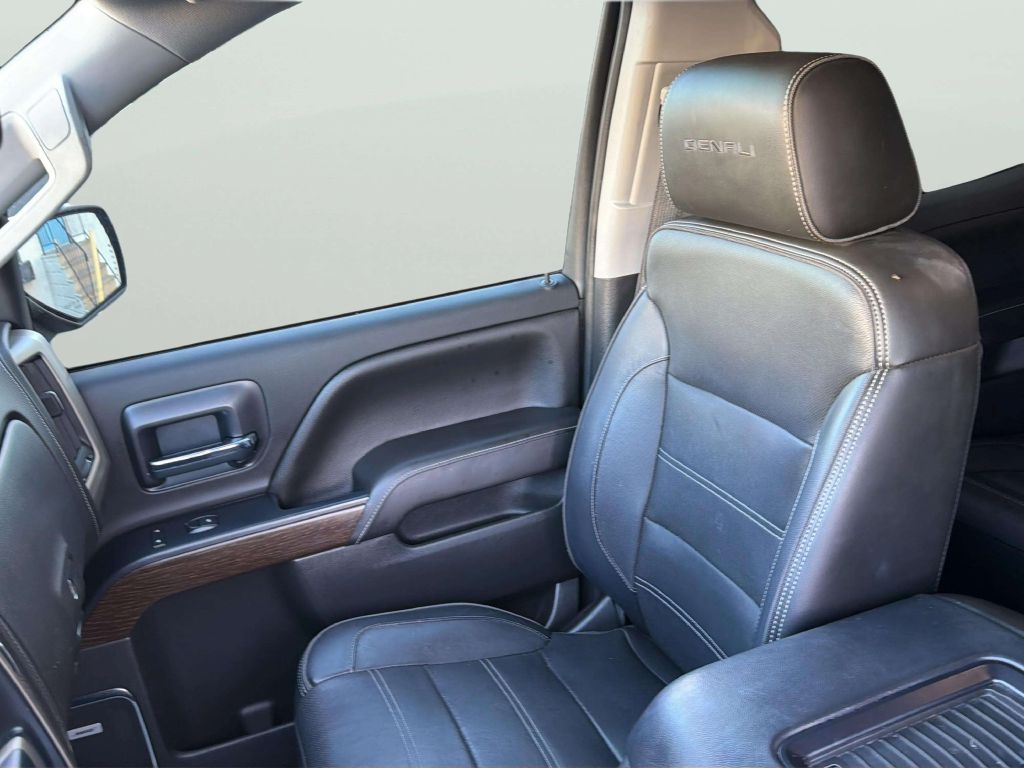 Photo 14 of this GMC SIERRA 1500