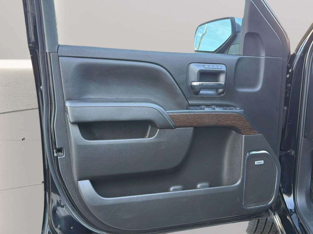 Photo 16 of this GMC SIERRA 1500