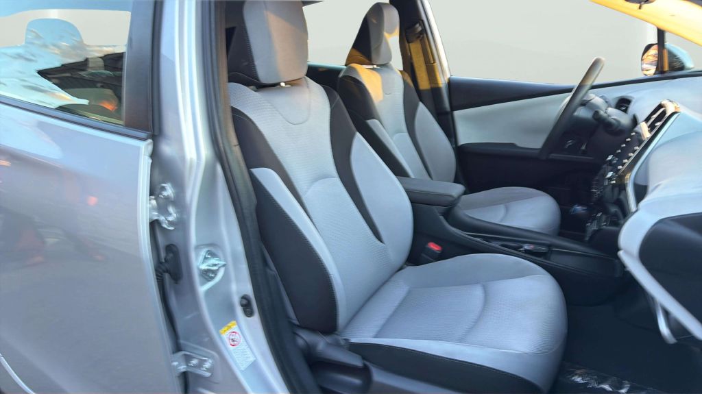 Photo 14 of this TOYOTA PRIUS