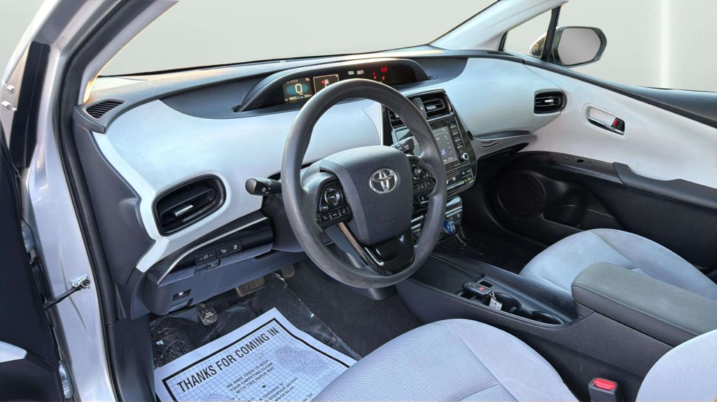 Photo 17 of this TOYOTA PRIUS