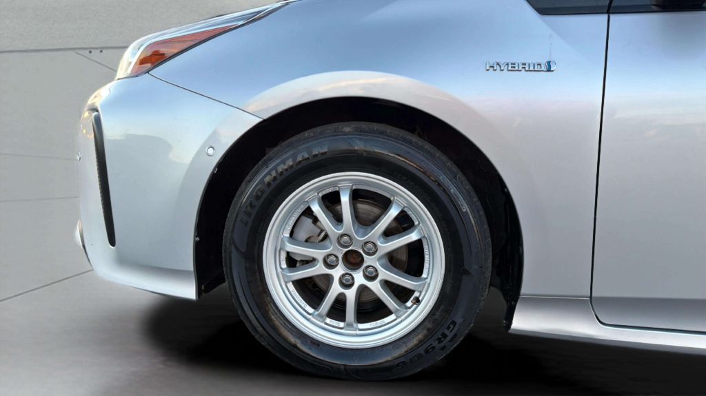 Photo 31 of this TOYOTA PRIUS