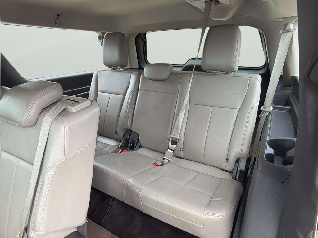 Photo 18 of this FORD EXPEDITION MAX
