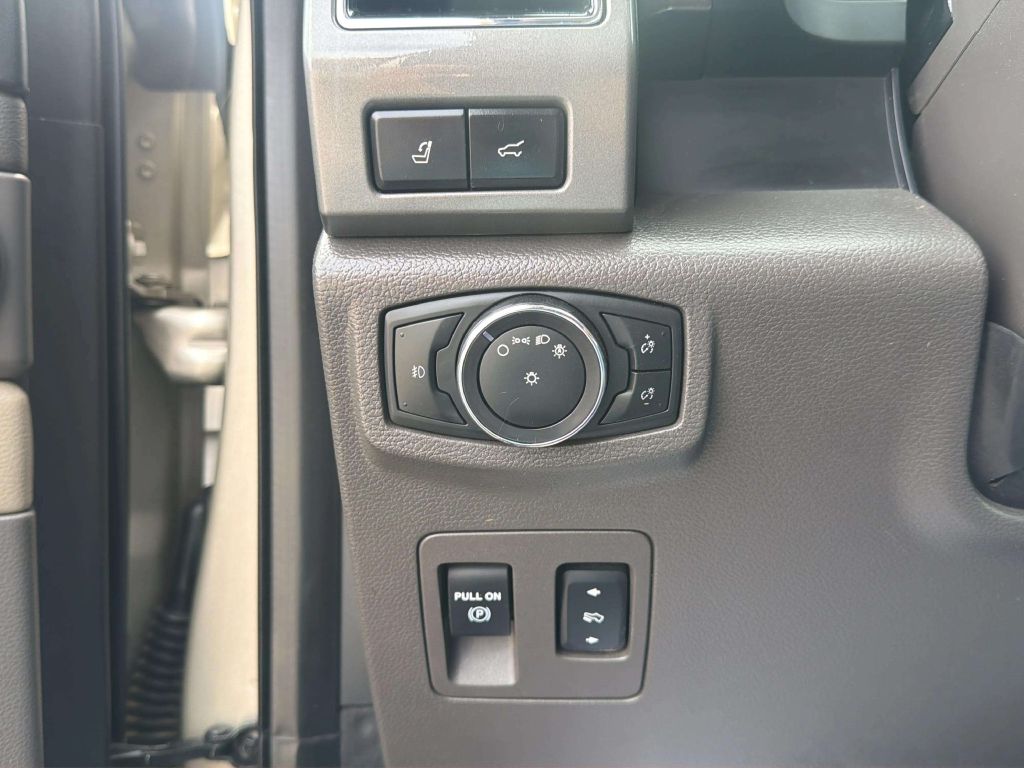 Photo 31 of this FORD EXPEDITION MAX